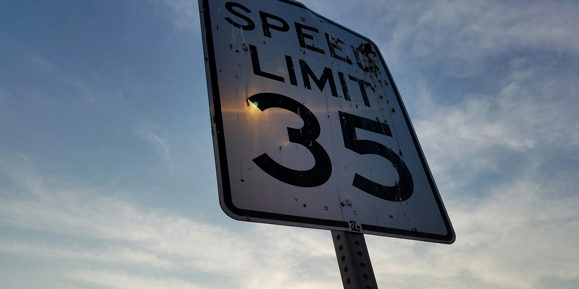 speed limit 35 sign